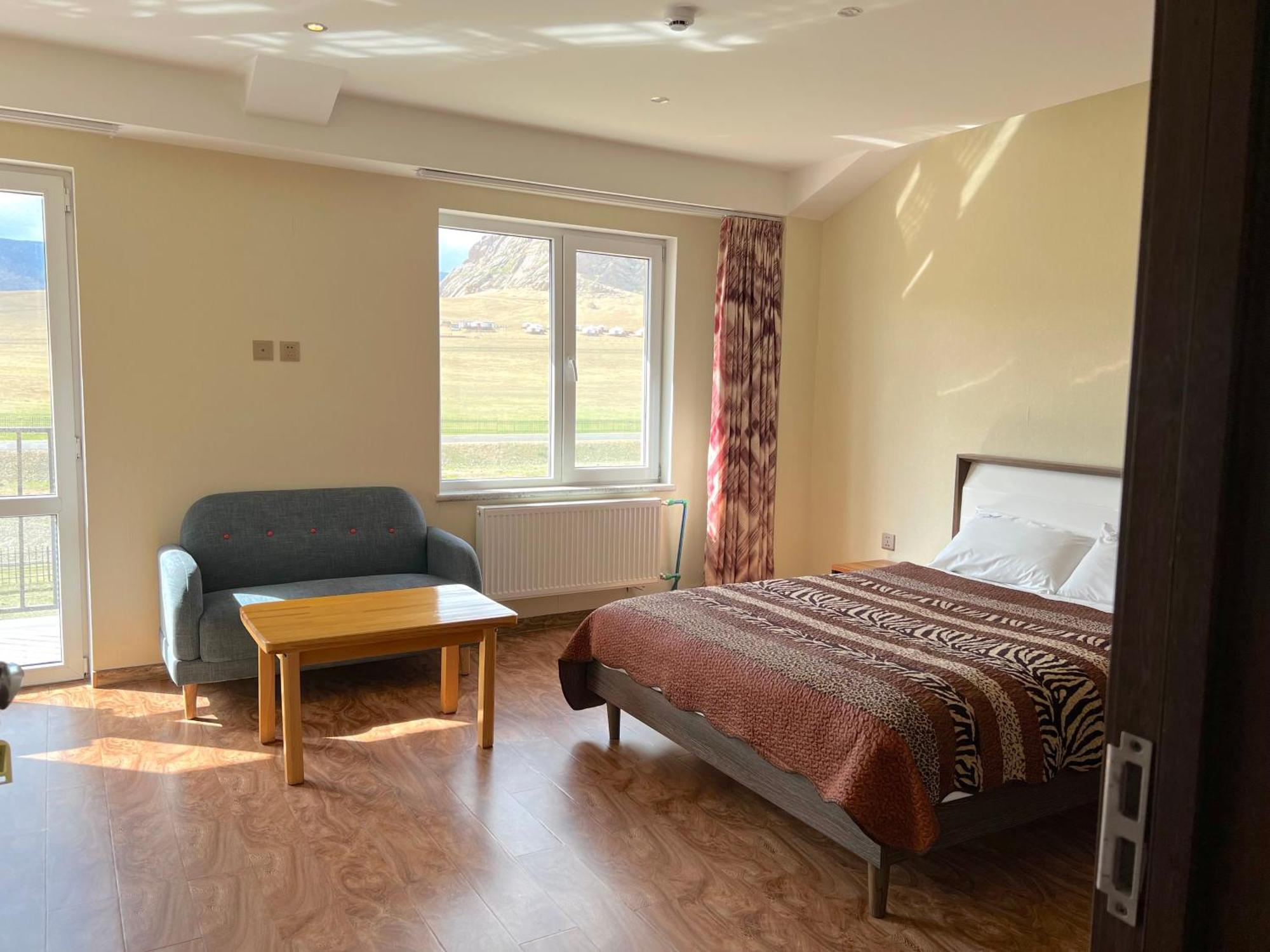 Takhi Resort Terelj Yoliin Hural Exterior photo