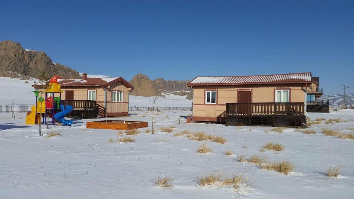 Takhi Resort Terelj Yoliin Hural Exterior photo