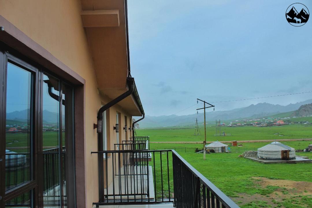 Takhi Resort Terelj Yoliin Hural Exterior photo